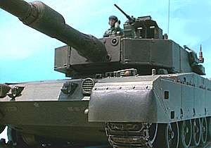 陸上自衛隊MBT 90式戦車 写真4